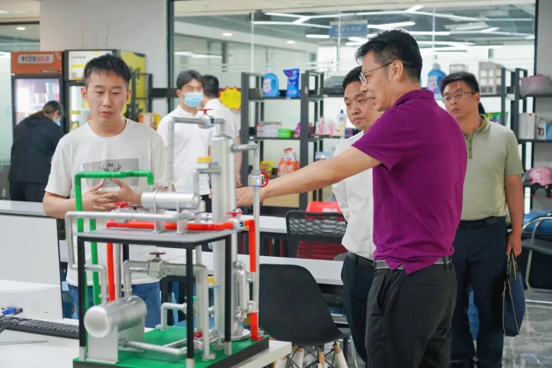 宜昌市政府領導一行蒞臨山東歐倍爾考察調研，共商軟件開發產業合作新機遇